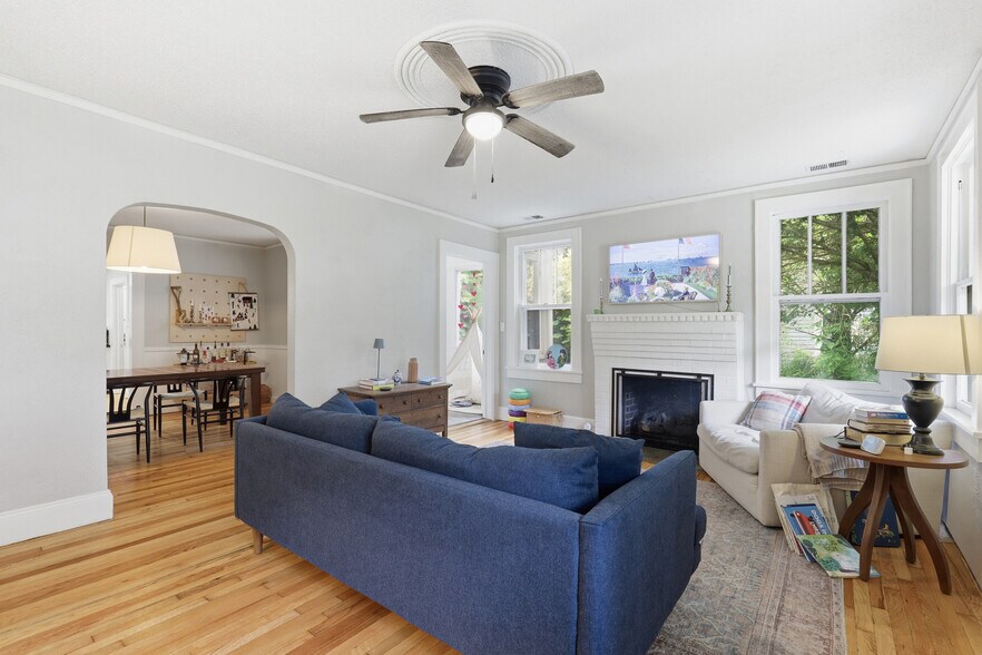 117 Lucille Ave, Easley, SC à vendre - Photo de l’immeuble – Image 3 sur 37