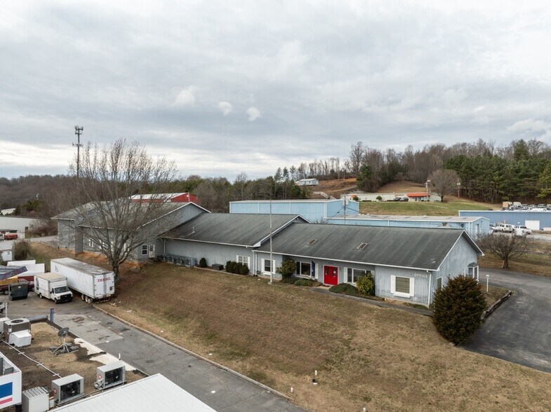 4521 Bristol Hwy, Johnson City, TN à vendre - Photo de l’immeuble – Image 1 sur 18