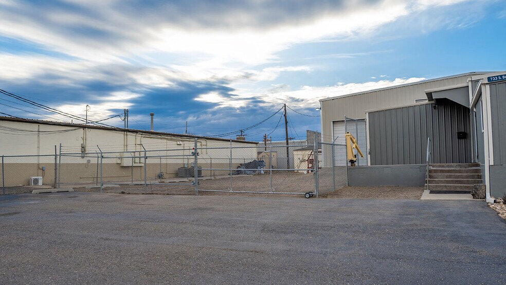 733 S Bowen St, Longmont, CO à louer - Photo de l’immeuble – Image 2 sur 15