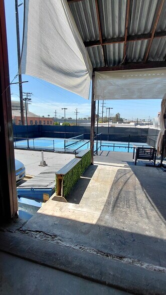 401 N La Brea Ave, Inglewood, CA à louer - Photo de l’immeuble – Image 3 sur 13
