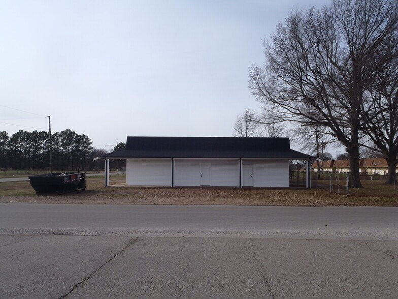 2025 McLarty Dr, Newport, AR à vendre - Photo de l’immeuble – Image 3 sur 59