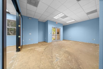 5885 Central Ave, Saint Petersburg, FL à louer Photo intérieure– Image 1 sur 6