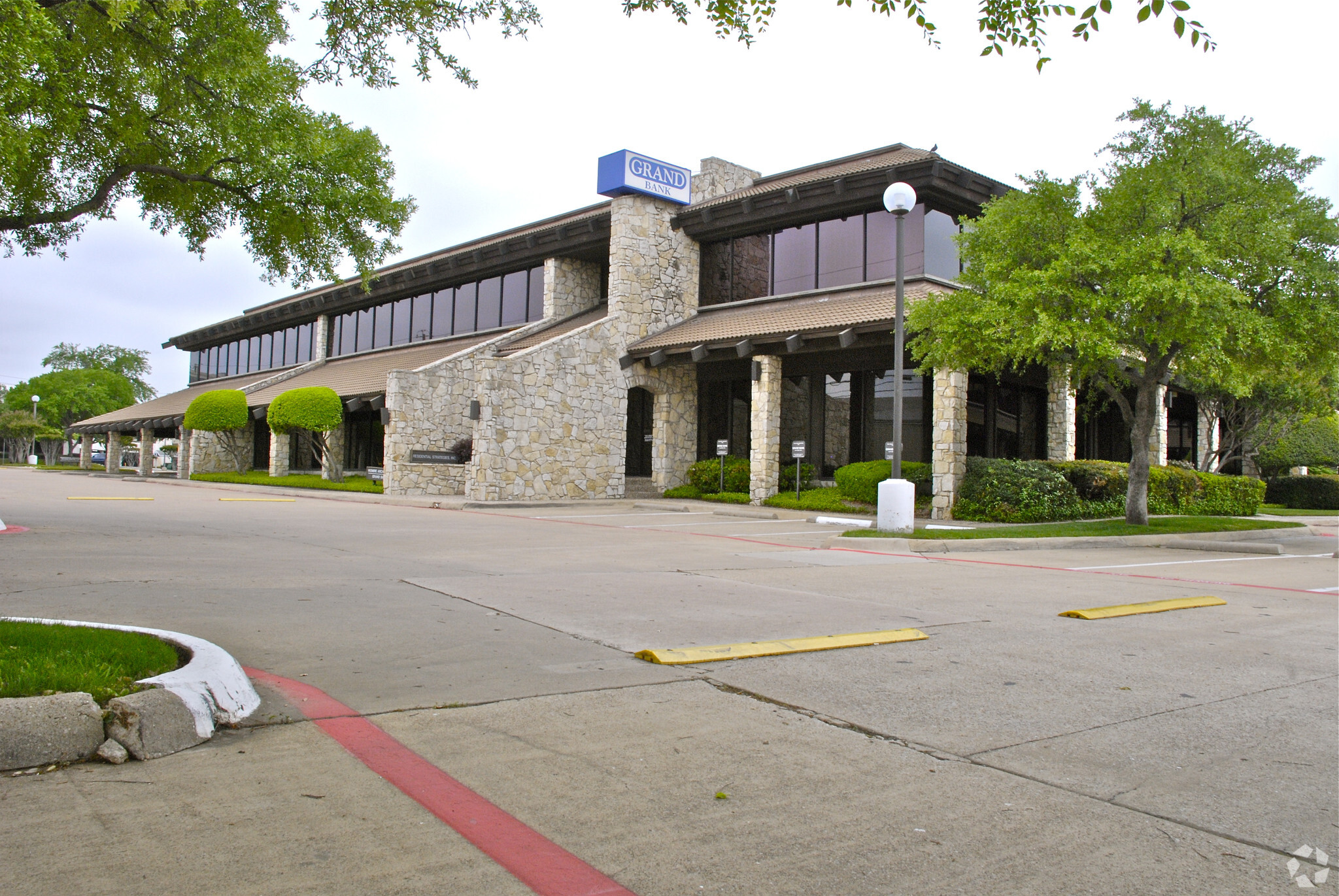 4950 Westgrove Dr, Dallas, TX à vendre Photo principale– Image 1 sur 9