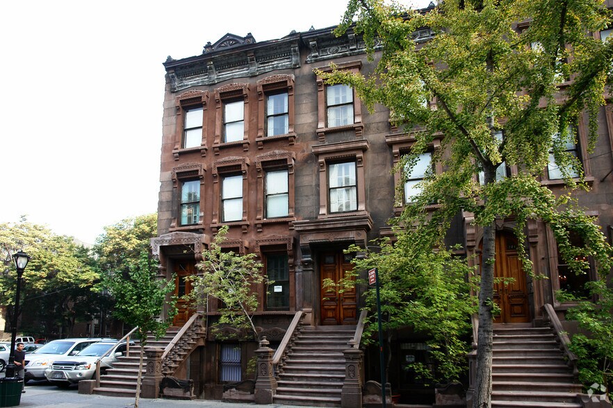 325 W 46th St, New York, NY à vendre - Photo principale – Image 1 sur 2