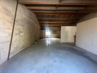 Plus de détails pour Local d'activités à louer