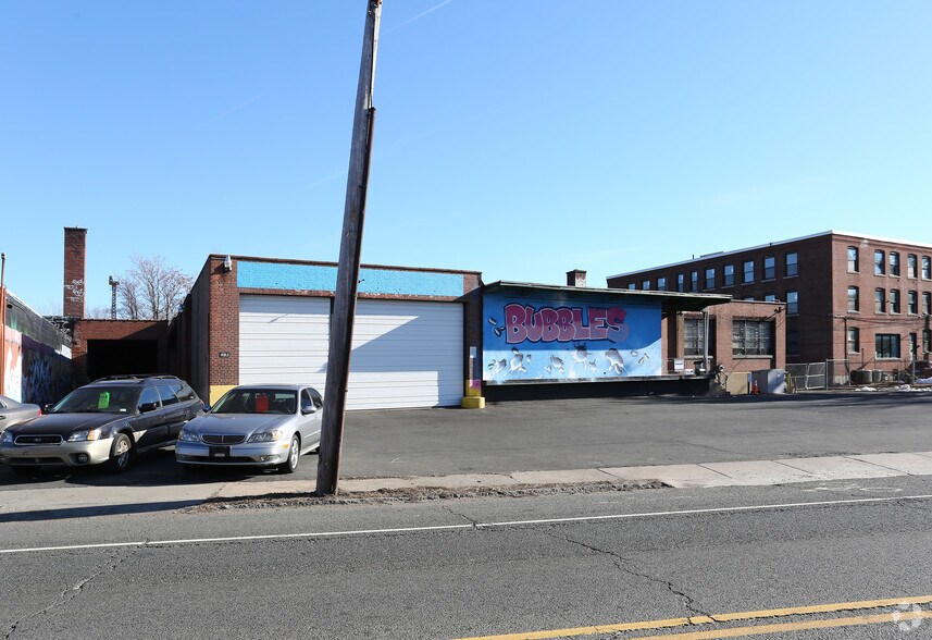 726 Windsor St, Hartford, CT à vendre - Photo de l’immeuble – Image 2 sur 3