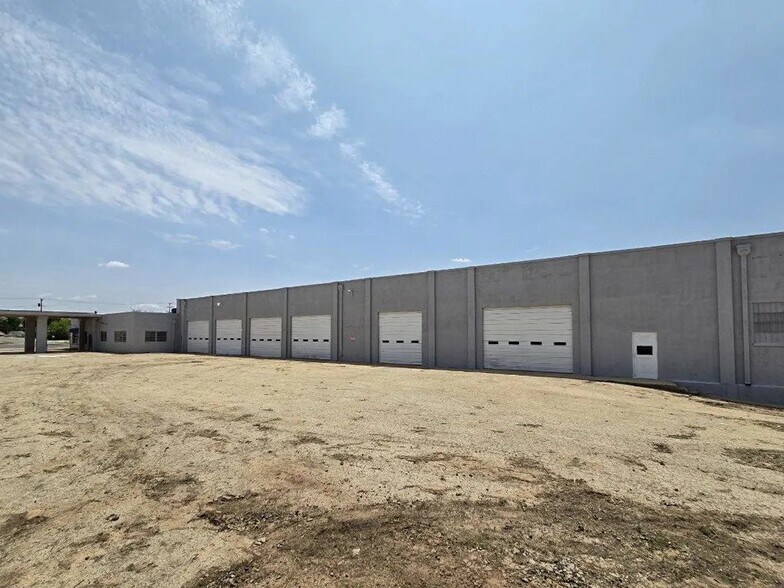 3418 W Highway 80, Big Spring, TX à louer - Photo de l’immeuble – Image 1 sur 14