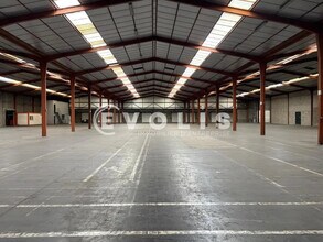 8 Avenue De L'Industrie, Corbas à louer Photo intérieure– Image 1 sur 5