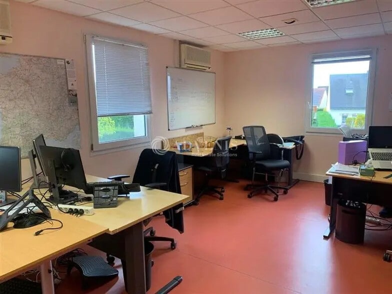 Bureau dans Saint-Ouen à vendre - Photo de l’immeuble – Image 3 sur 7