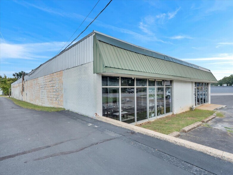 3010 University Dr NW, Huntsville, AL à vendre - Photo de l’immeuble – Image 1 sur 15