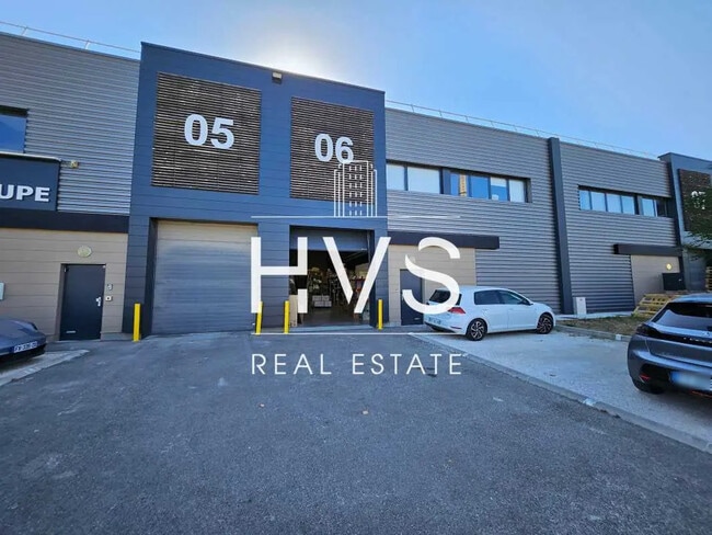 Plus de détails pour Local d'activités à louer