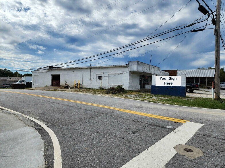 12081 Veterans Memorial Hwy, Douglasville, GA à vendre - Photo de l’immeuble – Image 2 sur 6