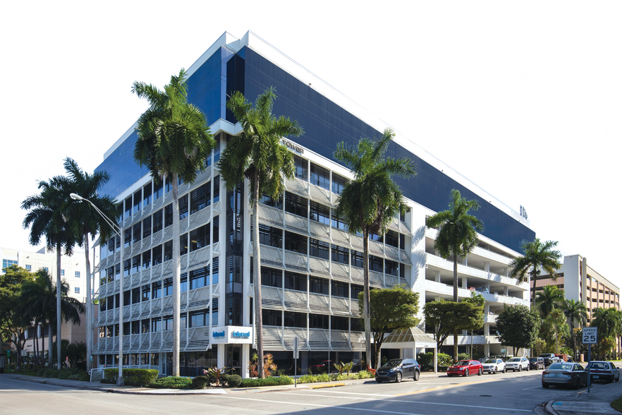 6262 Sunset Dr, Miami, FL à louer - Photo de l’immeuble – Image 1 sur 1