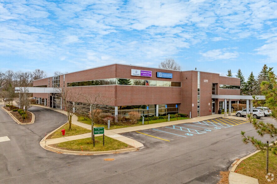 1375 S Lapeer Rd, Lake Orion, MI à louer - Photo principale – Image 1 sur 7