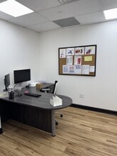 58-86 E Main St, Somerville, NJ à louer Photo intérieure– Image 2 sur 12