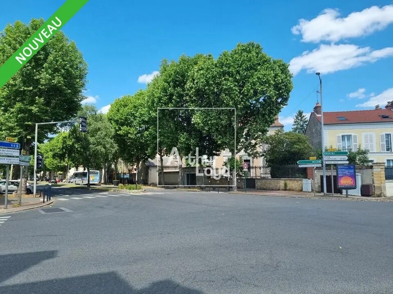 Bureau dans Fontainebleau à louer - Photo de l’immeuble – Image 2 sur 3