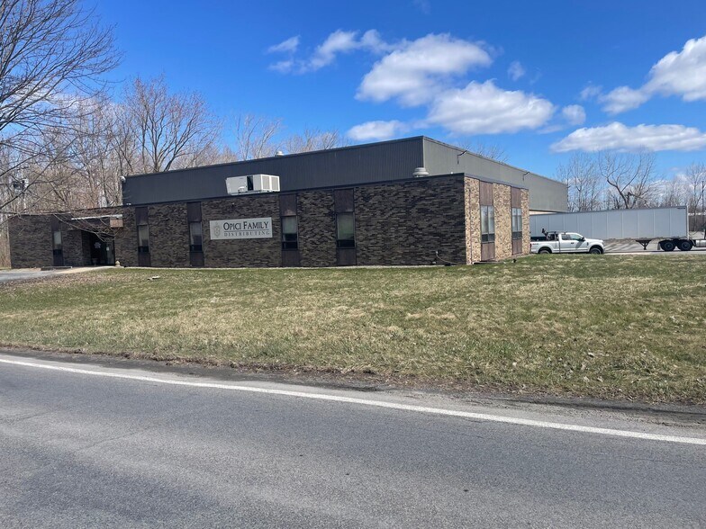 6970 Schuyler Rd, East Syracuse, NY à louer - Photo de l’immeuble – Image 2 sur 12