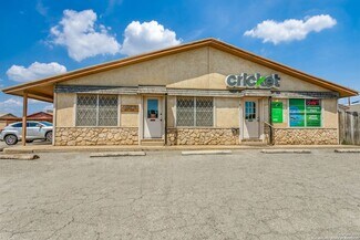 Plus de détails pour 901 Oak St, Jourdanton, TX - Local commercial à vendre