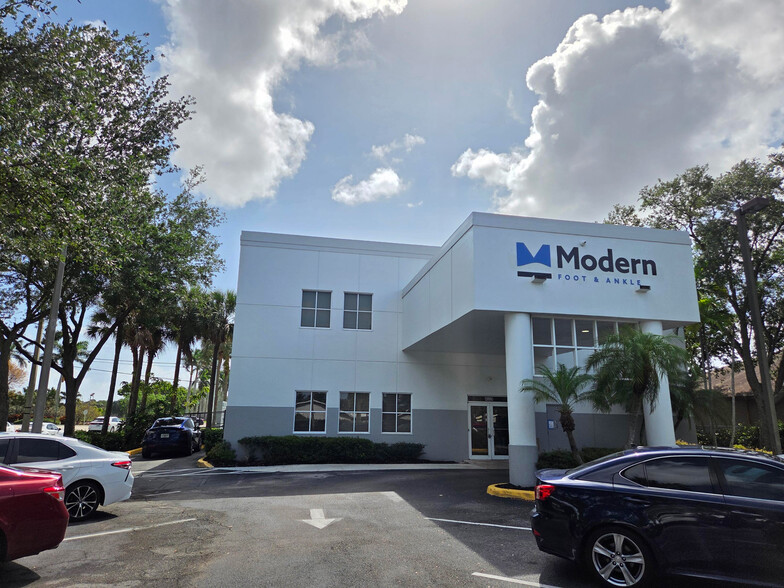4889 S Congress Ave, Lake Worth, FL à vendre - Photo de l’immeuble – Image 3 sur 13
