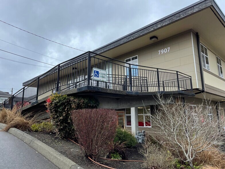 7907 212th St SW, Edmonds, WA à louer - Photo de l’immeuble – Image 2 sur 9