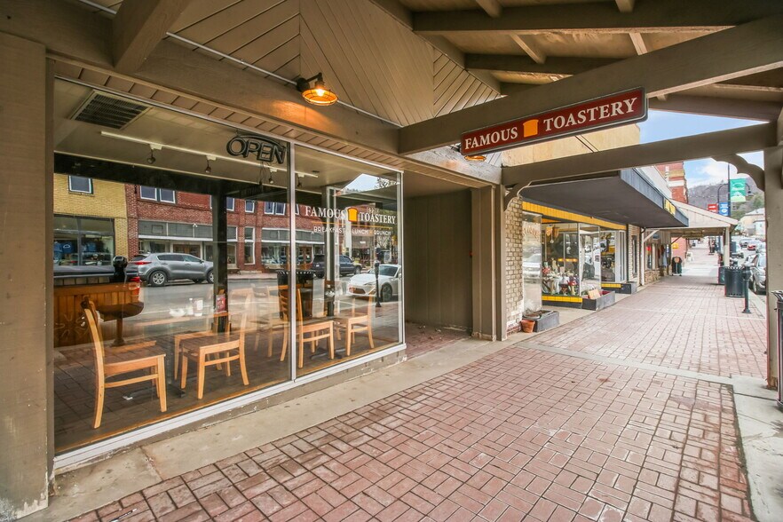 627 W King St, Boone, NC à louer - Photo de l’immeuble – Image 3 sur 5