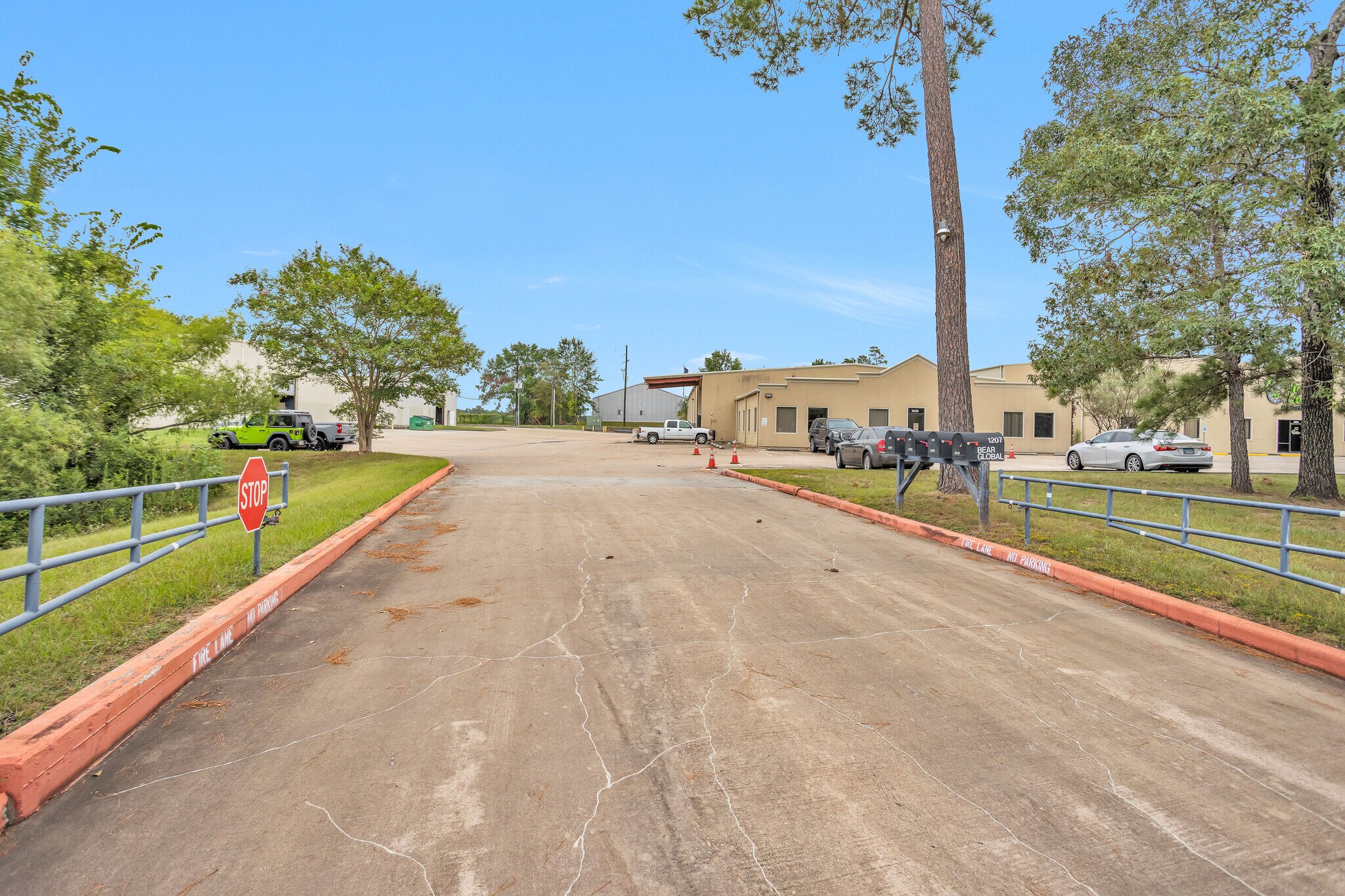 1207 N Fm 3083 Rd, Conroe, TX à vendre Photo de l’immeuble– Image 1 sur 53