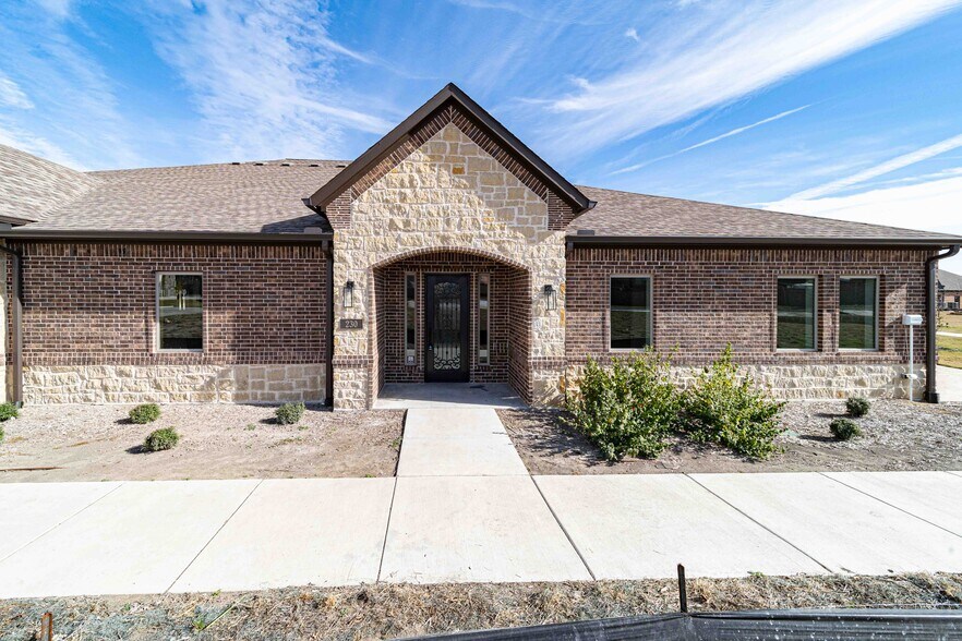 11655 Independence Pky, Frisco, TX à louer - Photo de l’immeuble – Image 1 sur 12