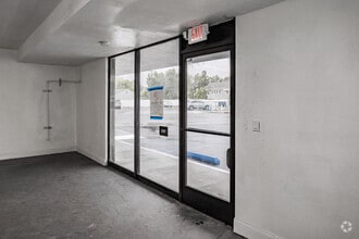 2329-2335 W Sequoia Ave, Anaheim, CA à louer Photo intérieure– Image 2 sur 4