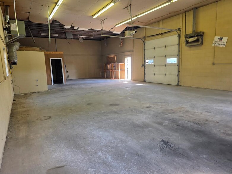 704 S Metcalf Rd, Louisburg, KS à vendre - Photo de l’immeuble – Image 3 sur 18