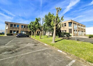 Plus de détails pour Local d'activités à louer