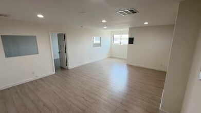 8805-8811 Reseda Blvd, Northridge, CA à louer - Vidéo sur l’annonce professionnelle