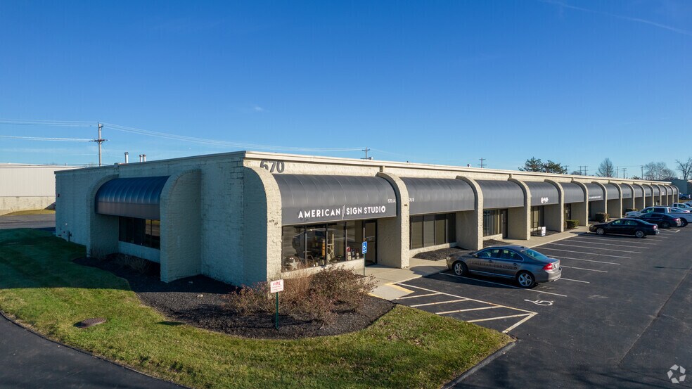 640 Lakeview Plaza Blvd, Columbus, OH à louer - Photo de l’immeuble – Image 2 sur 12
