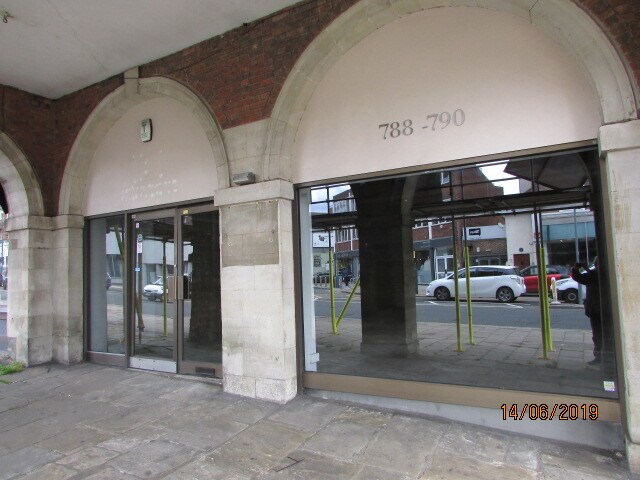 788-790 Finchley Rd, Londres à louer Photo de l’immeuble– Image 1 sur 5