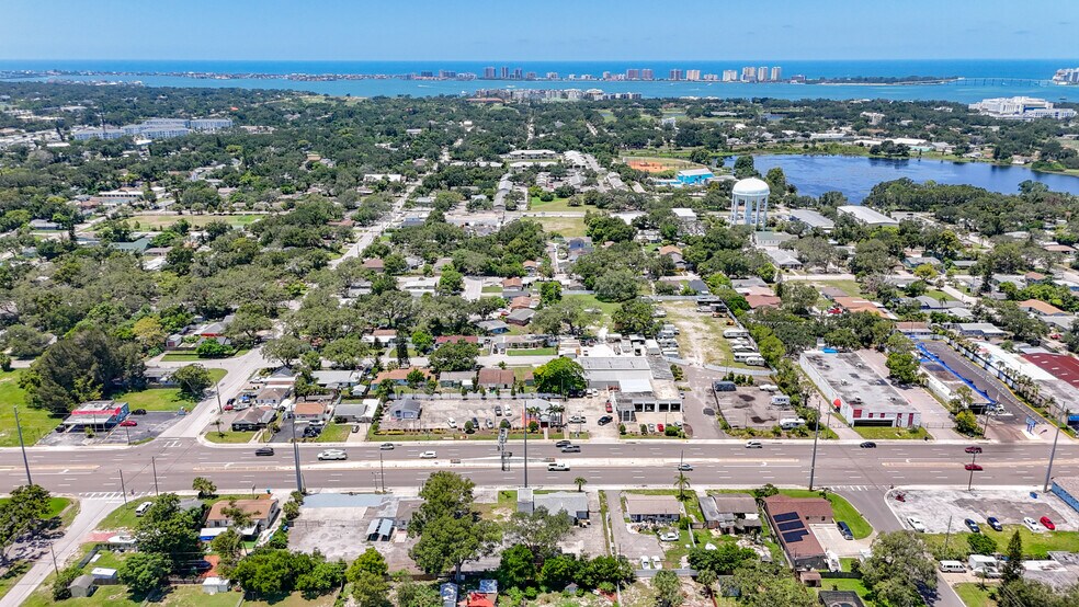 1471 S Missouri Ave, Clearwater, FL à louer - Photo de l’immeuble – Image 2 sur 37