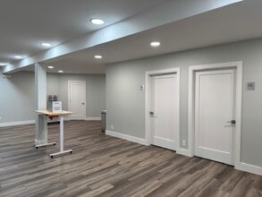 24 W Carver St, Huntington, NY à louer Photo intérieure– Image 2 sur 7