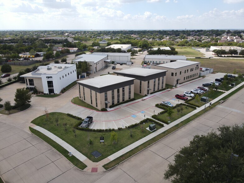 4305 Marsh Ridge Rd, Carrollton, TX à vendre - Photo de l’immeuble – Image 3 sur 16