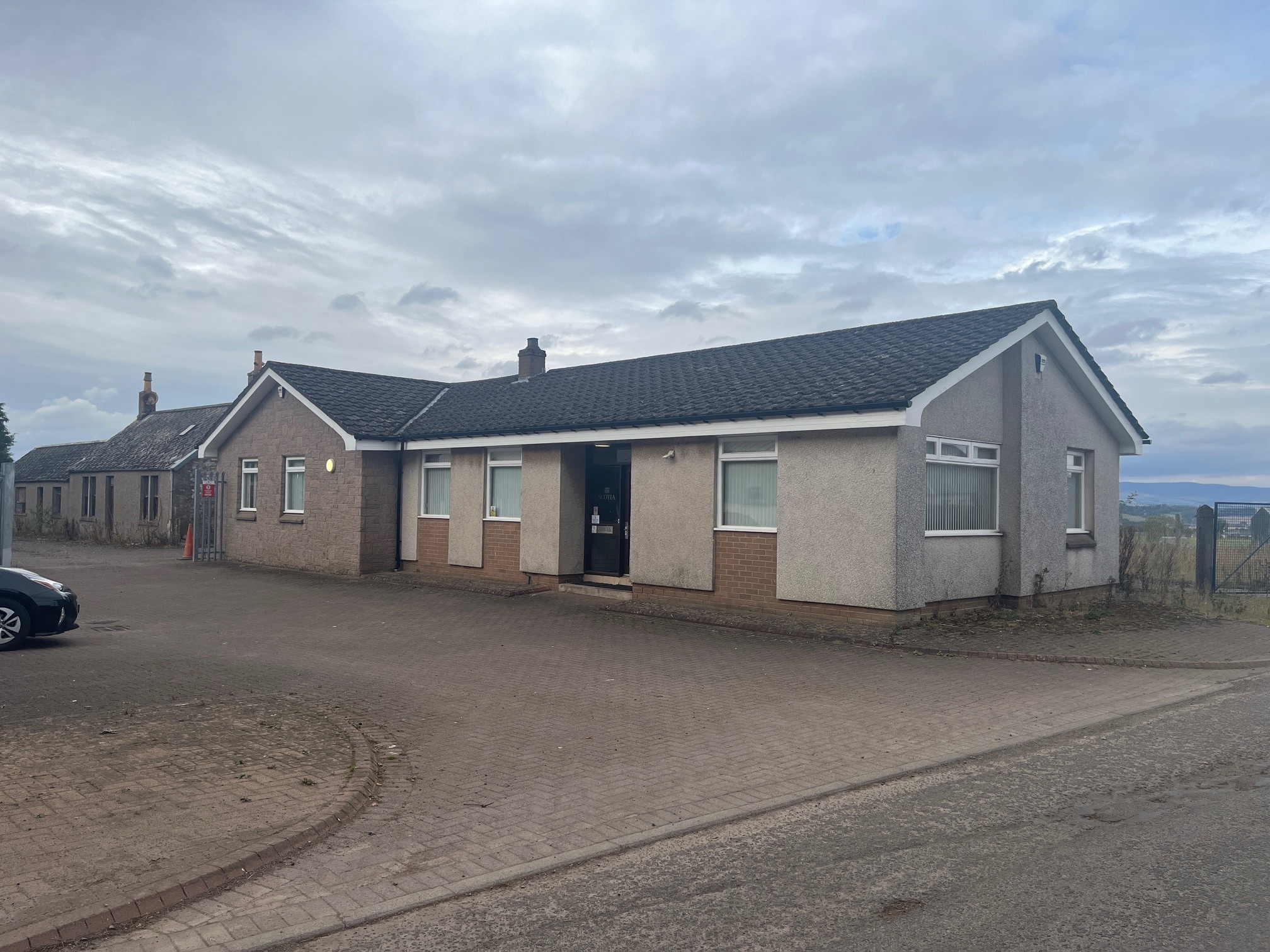 South Kingston, Forfar à louer Photo de l’immeuble– Image 1 sur 4
