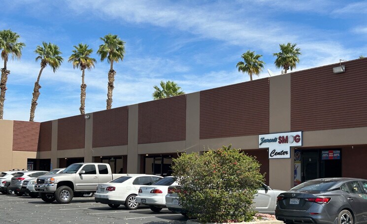 45116 Commerce St, Indio, CA à vendre - Photo de l’immeuble – Image 3 sur 8