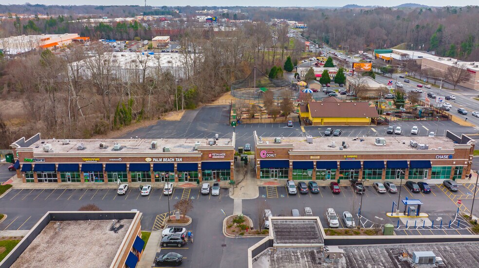 2524 E Franklin Blvd, Gastonia, NC à louer - Photo de l’immeuble – Image 2 sur 7