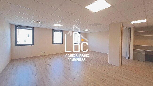 Plus de détails pour Bureau à vendre