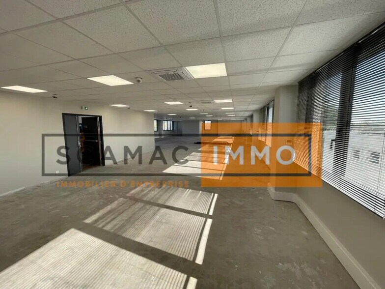 95520 Osny, Osny à louer - Photo de l’immeuble – Image 3 sur 5