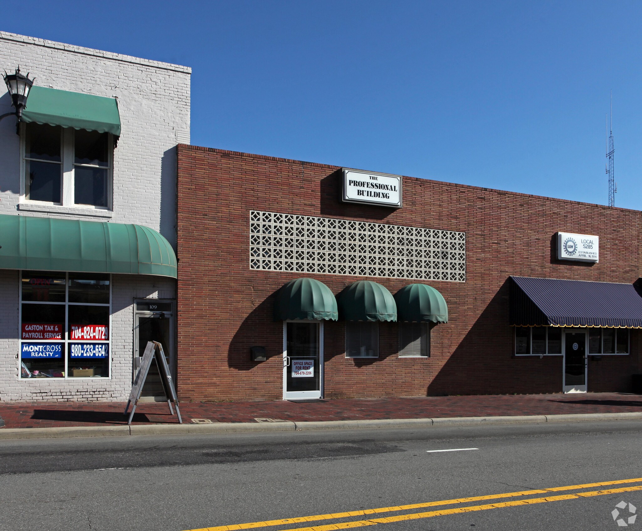 111 E Charlotte Ave, Mount Holly, NC à vendre Photo principale– Image 1 sur 7