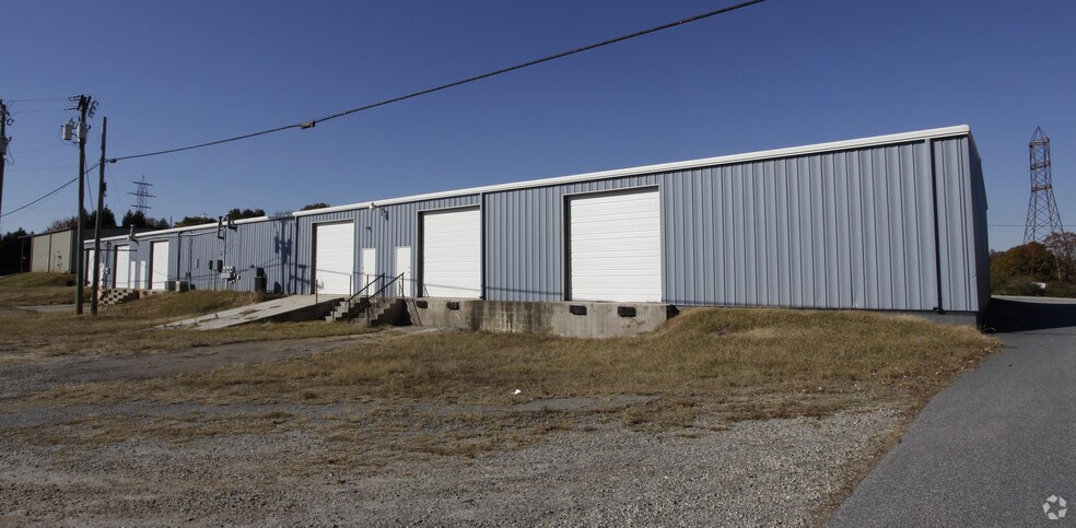 1810 E Poinsett St, Greer, SC à louer - Photo de l’immeuble – Image 2 sur 21