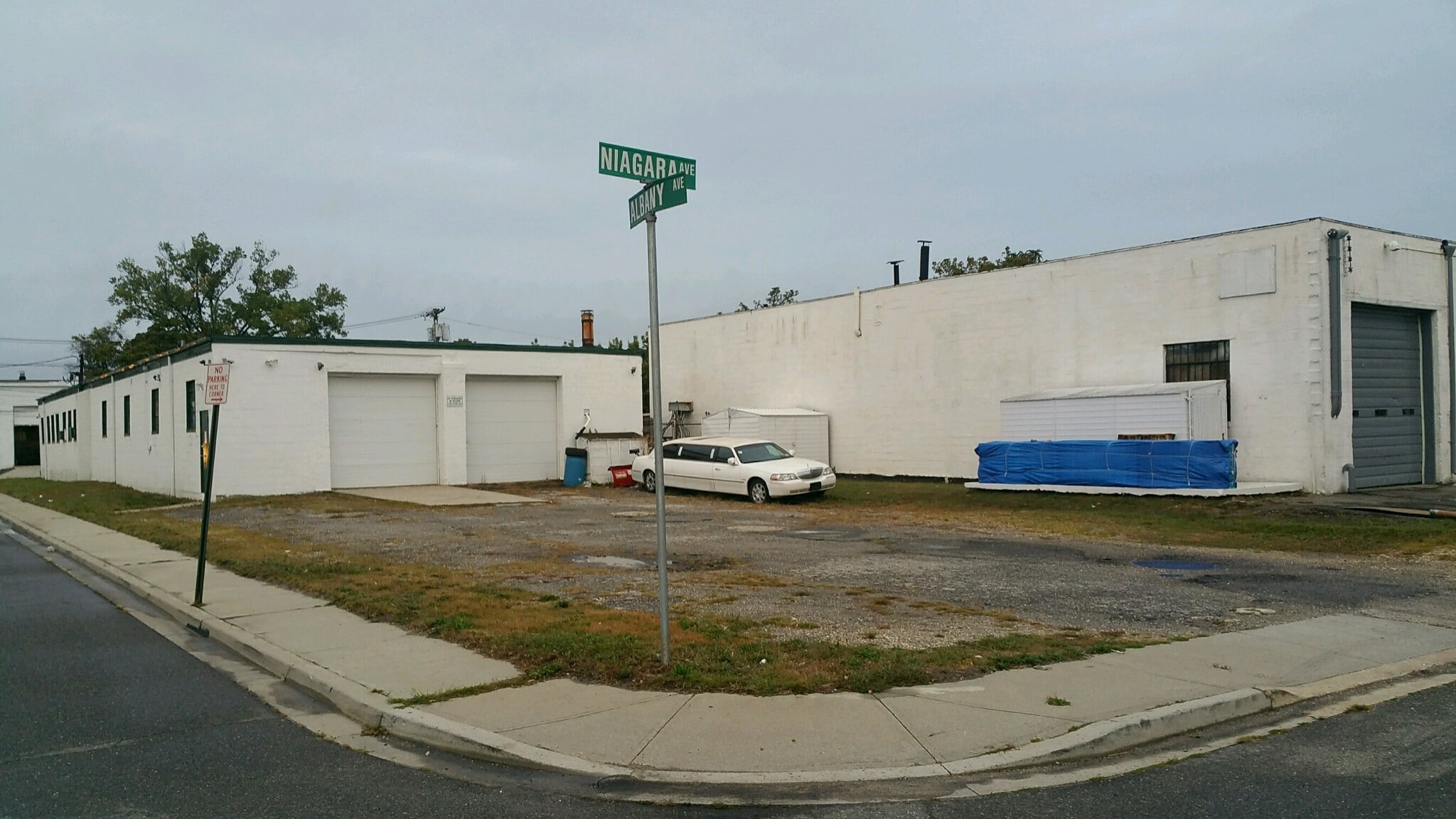 111 Albany Ave, Freeport, NY à vendre Photo de l’immeuble– Image 1 sur 16