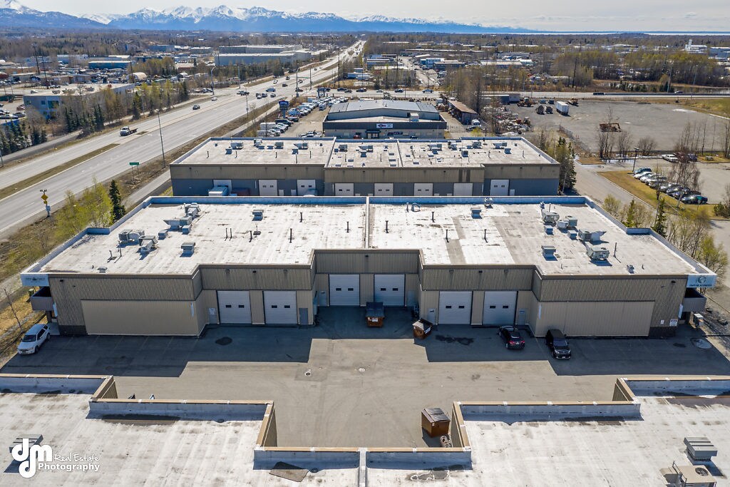 5701 Silverado Way, Anchorage, AK à louer Photo de l’immeuble– Image 1 sur 4