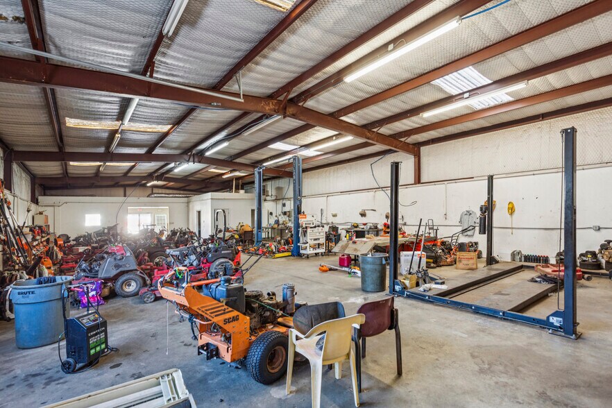 2140 Canton Rd, Marietta, GA à vendre - Photo intérieure – Image 3 sur 5