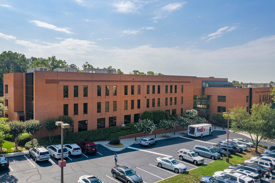 5555 Peachtree Dunwoody Rd NE, Atlanta, GA à louer - Photo de l’immeuble – Image 3 sur 14
