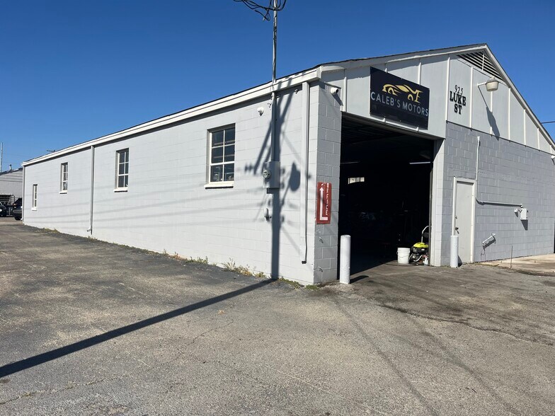 925 Luke St, Irving, TX à vendre - Photo de l’immeuble – Image 2 sur 7