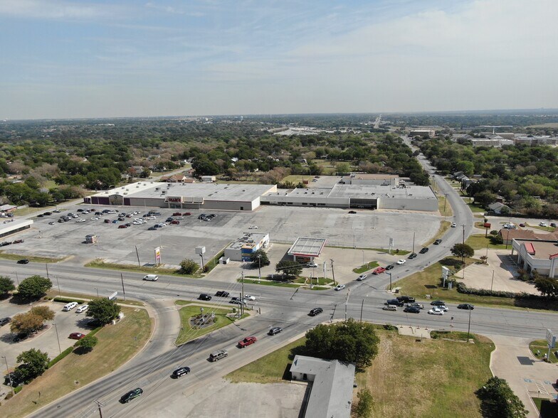 3304-3328 Denton Hwy, Haltom City, TX à louer - Photo de l’immeuble – Image 2 sur 11