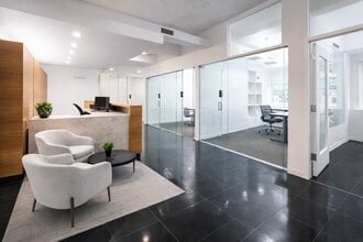 144 E 44th St, New York, NY à louer Photo intérieure– Image 1 sur 12